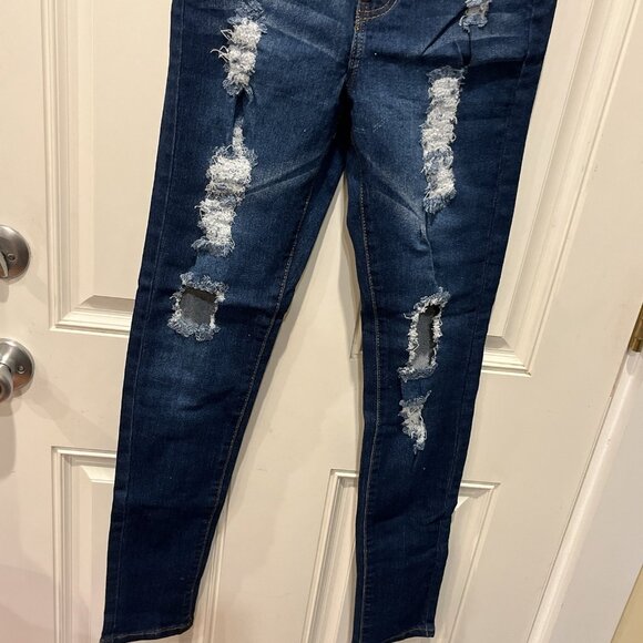 Distressed Jeans - Picture 2 of 11